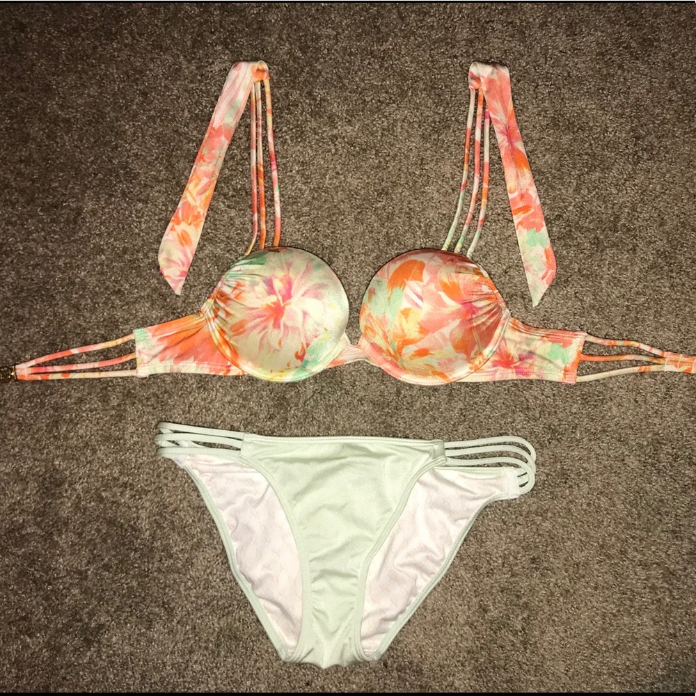 Victoria Secret Bombshell Swimsuit Top / Bottoms
